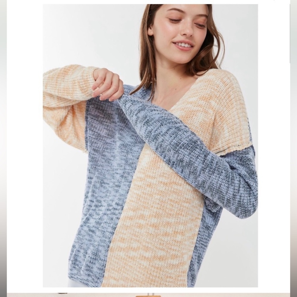 Urban Outfitters Women V neck Colorblock Sweater